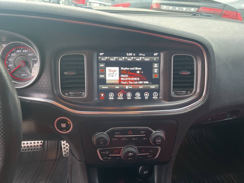 Dodge Charger Vehicle Image 14