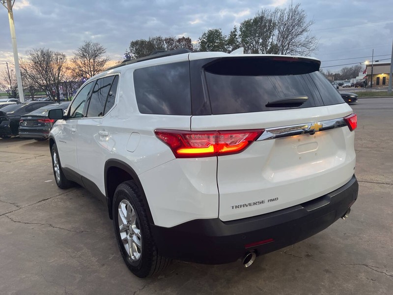 Chevrolet Traverse Vehicle Image 04