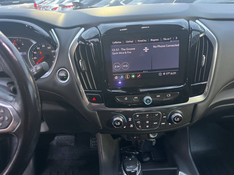 Chevrolet Traverse Vehicle Image 09