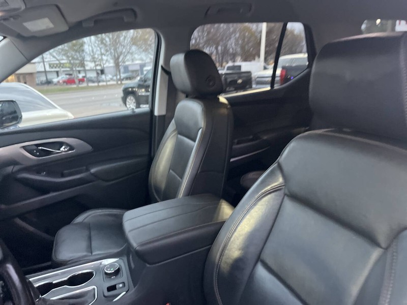Chevrolet Traverse Vehicle Image 11