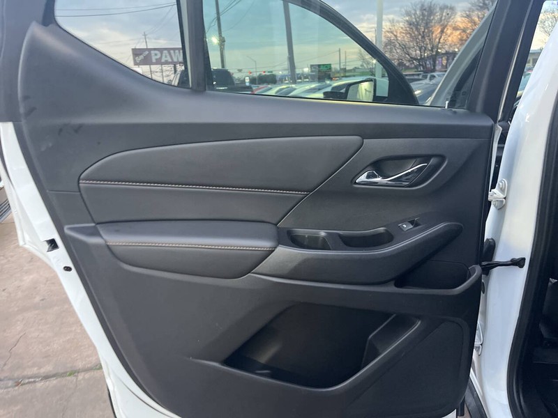 Chevrolet Traverse Vehicle Image 12