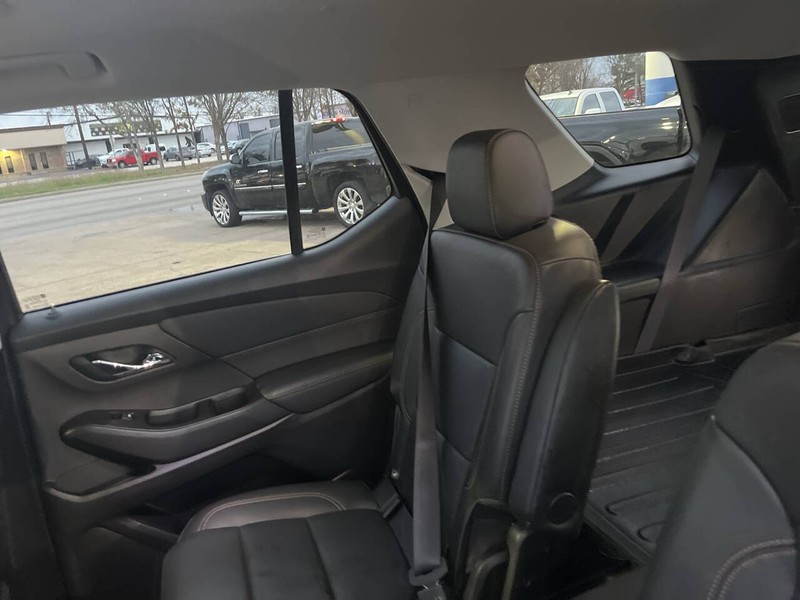 Chevrolet Traverse Vehicle Image 16