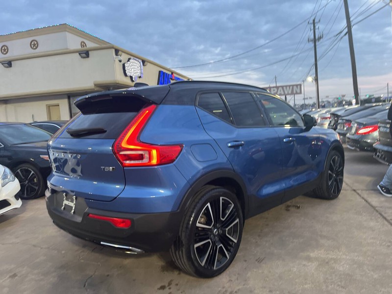 Volvo XC40 Vehicle Image 04