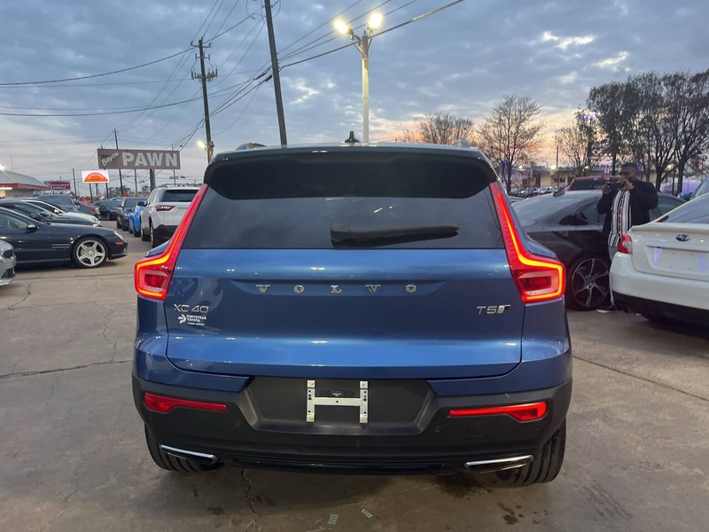 Volvo XC40 Vehicle Image 05