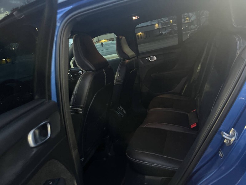 Volvo XC40 Vehicle Image 17