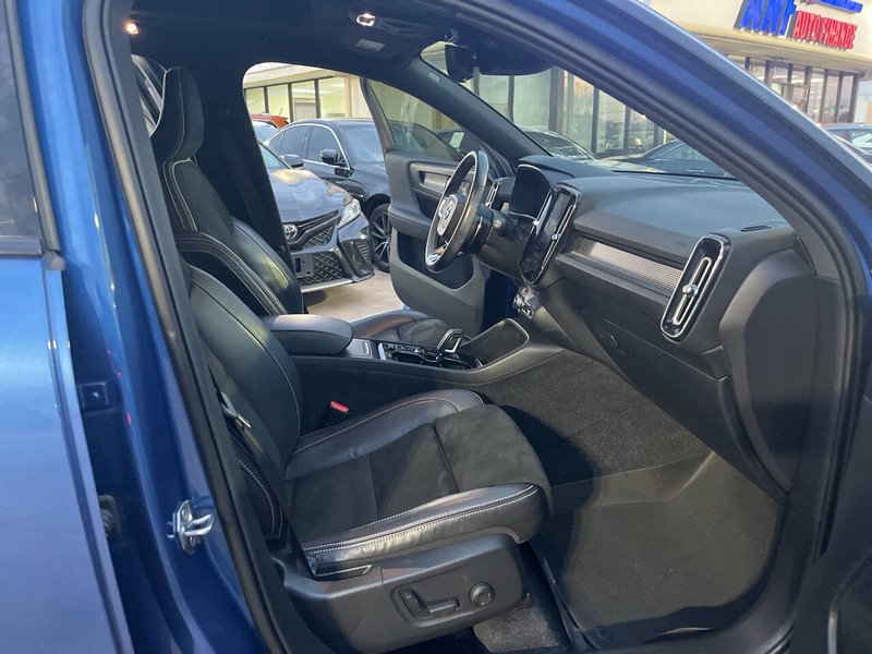 Volvo XC40 Vehicle Image 21