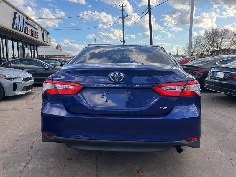 Toyota Camry Vehicle Image 02