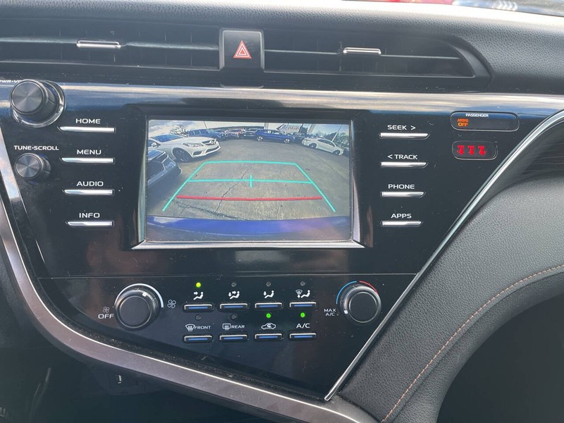 Toyota Camry Vehicle Image 12