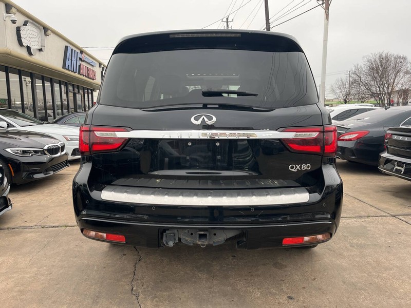 INFINITI QX80 Vehicle Image 04