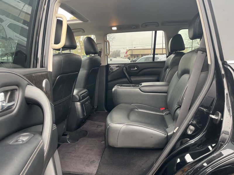 INFINITI QX80 Vehicle Image 06