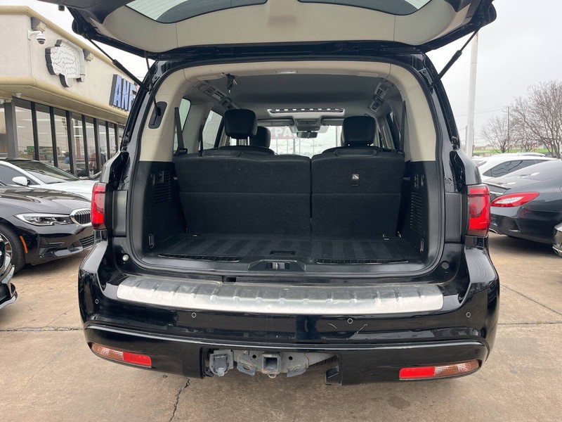 INFINITI QX80 Vehicle Image 08