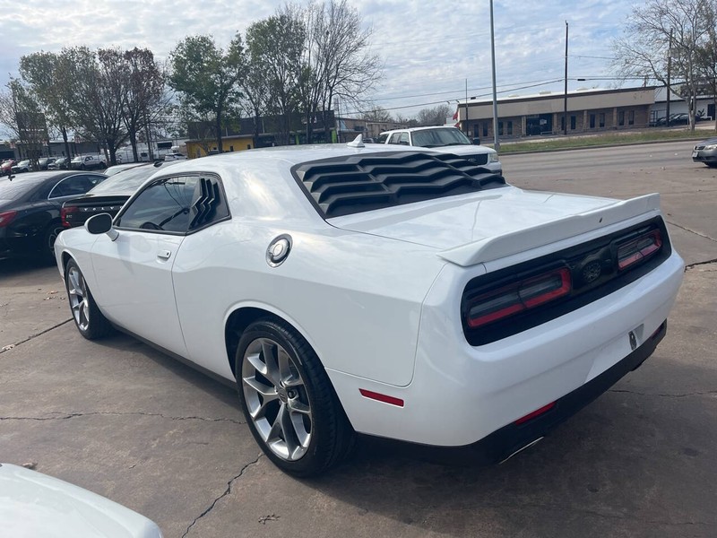 Dodge Challenger Vehicle Image 05