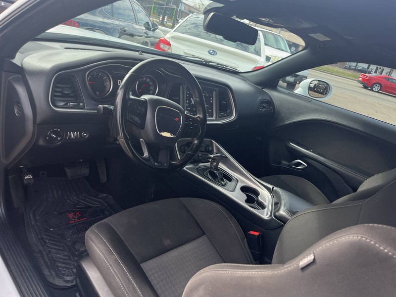 Dodge Challenger Vehicle Image 07