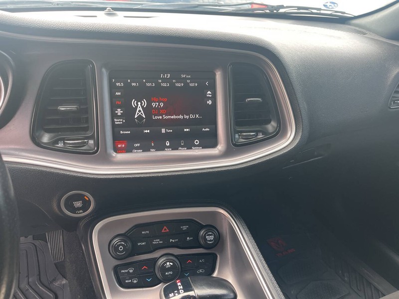 Dodge Challenger Vehicle Image 10