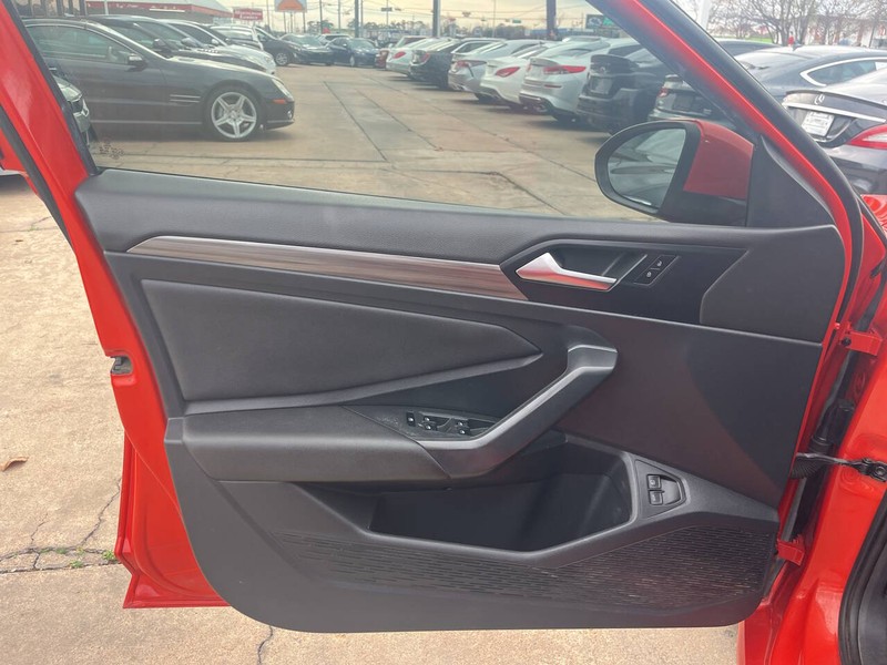 Volkswagen Jetta Vehicle Image 07