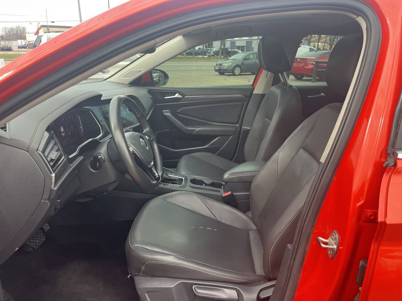 Volkswagen Jetta Vehicle Image 09