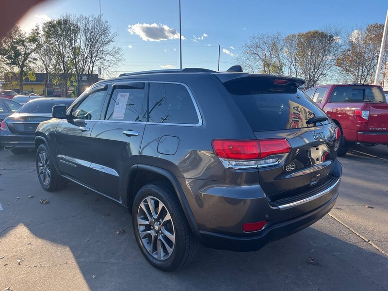 Jeep Grand Cherokee Vehicle Image 06