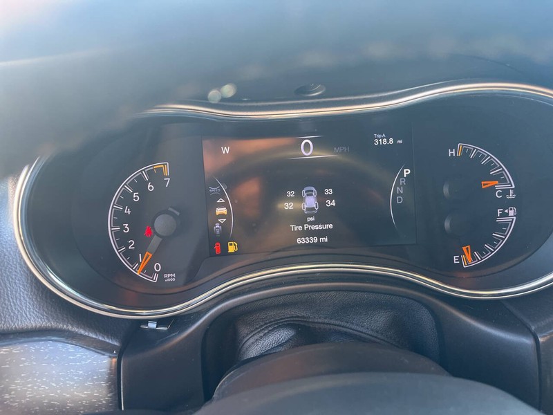 Jeep Grand Cherokee Vehicle Image 10