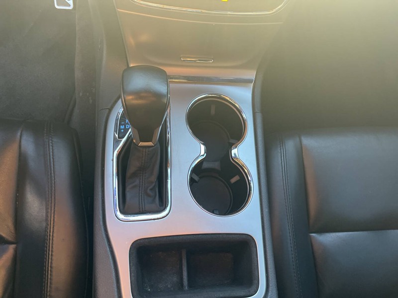 Jeep Grand Cherokee Vehicle Image 12