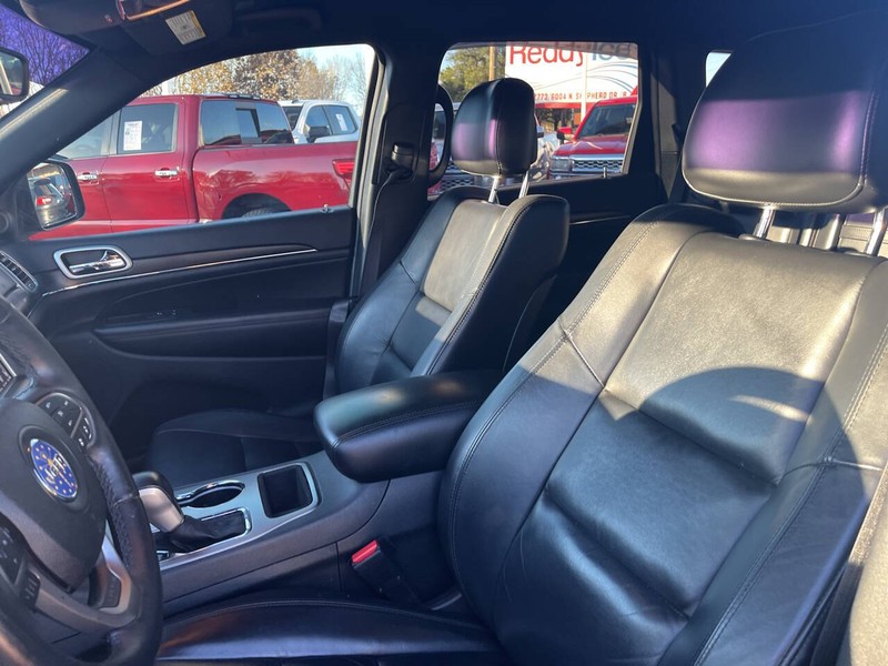 Jeep Grand Cherokee Vehicle Image 13