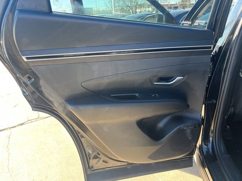 Hyundai Tucson Vehicle Image 13