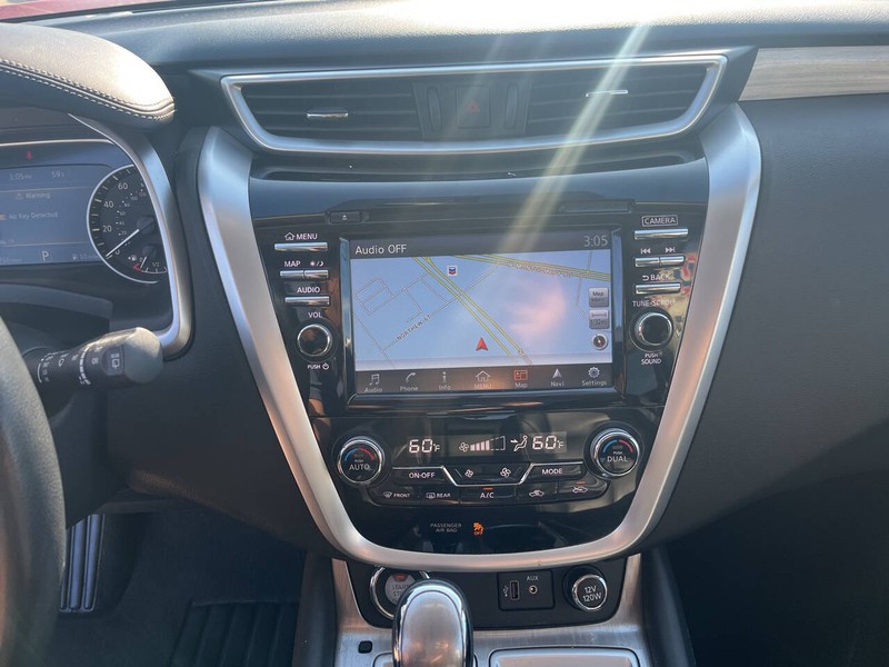 Nissan Murano Vehicle Image 10