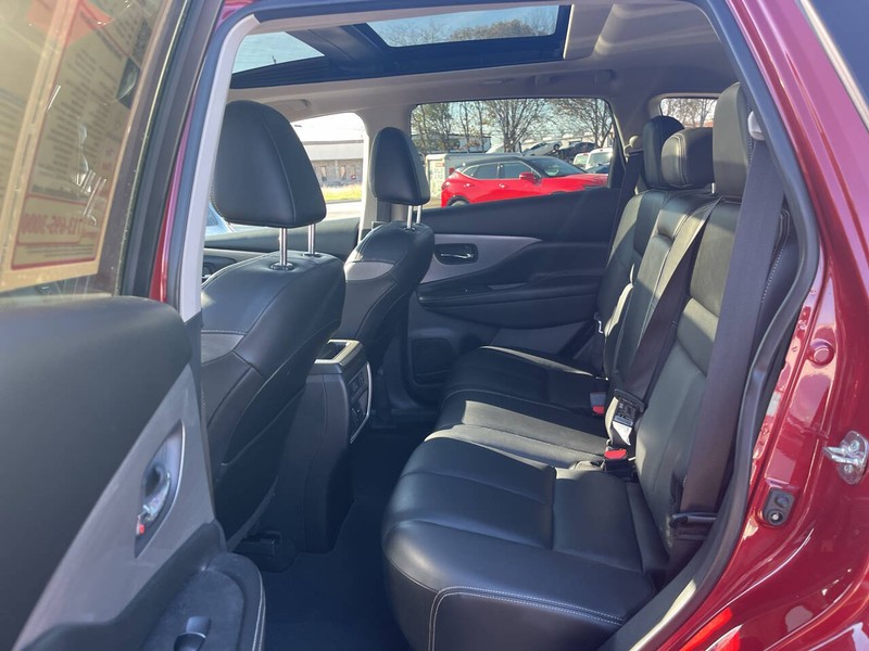 Nissan Murano Vehicle Image 15
