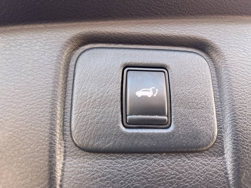 Nissan Murano Vehicle Image 17