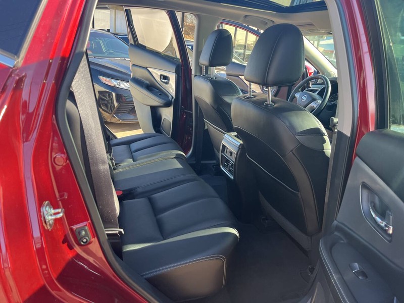 Nissan Murano Vehicle Image 18