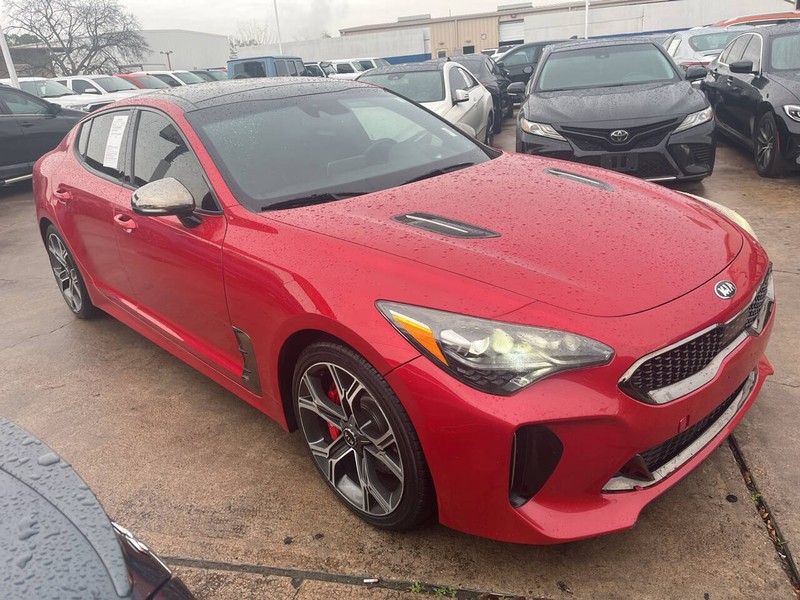 Kia Stinger Vehicle Image 03