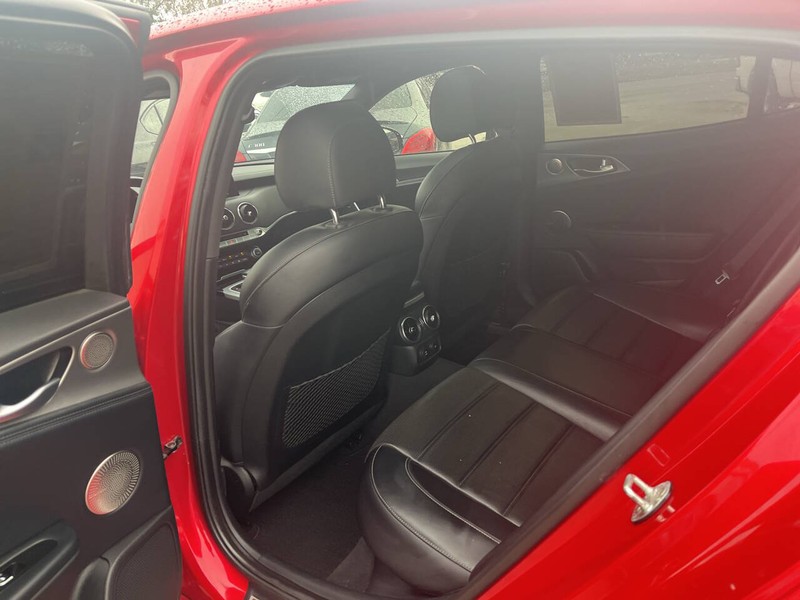 Kia Stinger Vehicle Image 07