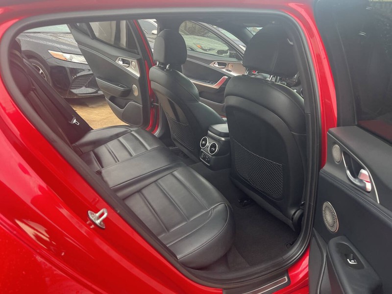 Kia Stinger Vehicle Image 11