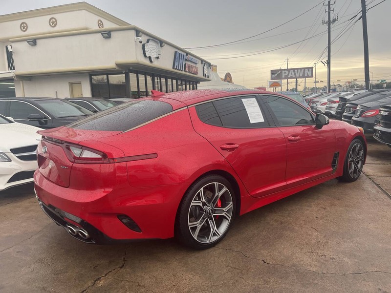Kia Stinger Vehicle Image 14