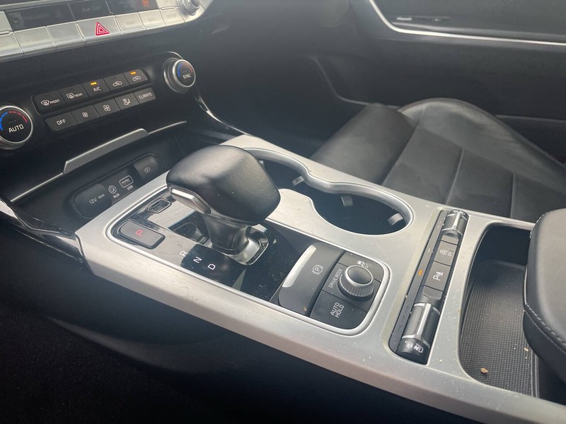 Kia Stinger Vehicle Image 21