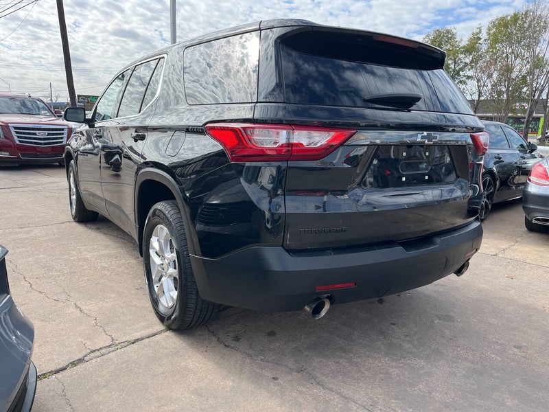 Chevrolet Traverse Vehicle Image 03