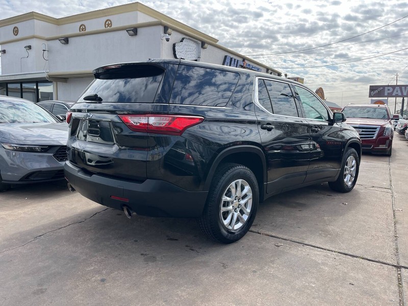 Chevrolet Traverse Vehicle Image 05