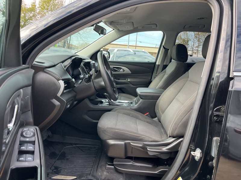 Chevrolet Traverse Vehicle Image 07