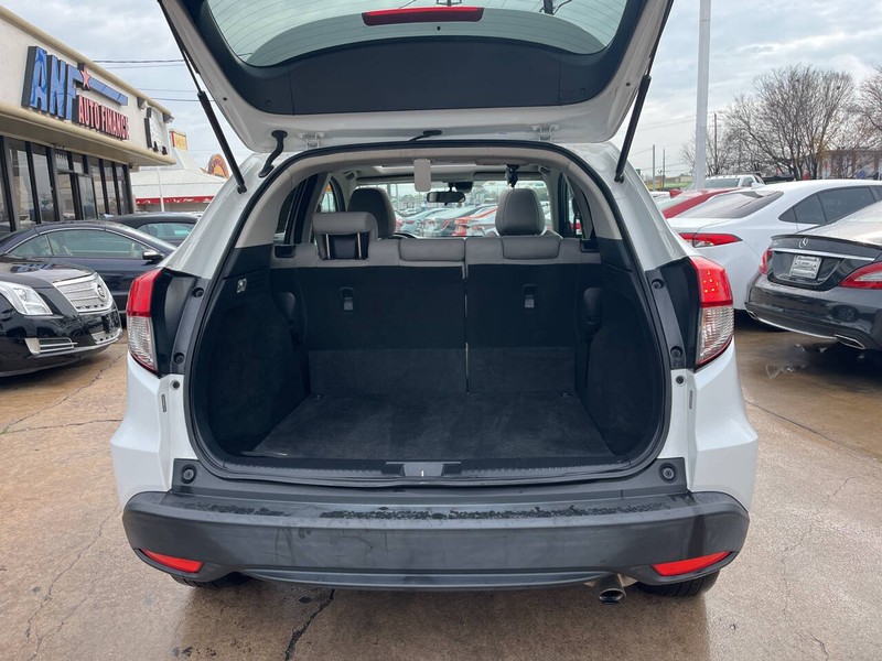 Honda HR-V Vehicle Image 13