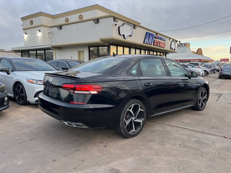 Volkswagen Passat Vehicle Image 05