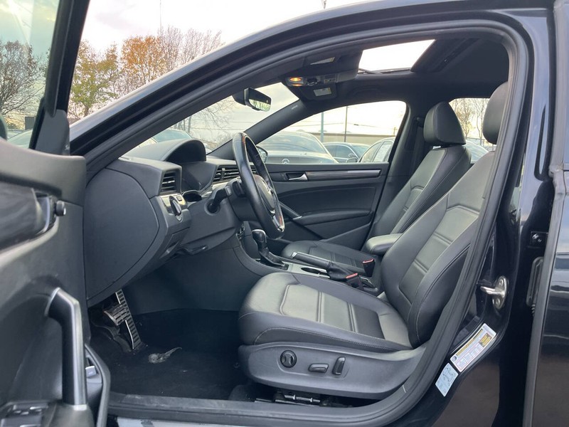 Volkswagen Passat Vehicle Image 07