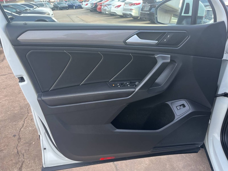 Volkswagen Tiguan Vehicle Image 07