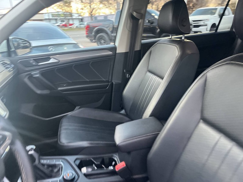 Volkswagen Tiguan Vehicle Image 11