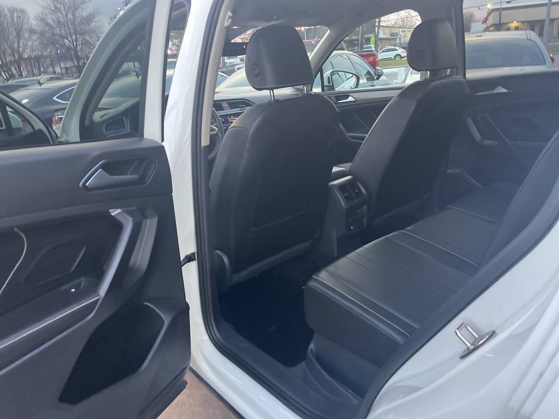 Volkswagen Tiguan Vehicle Image 13