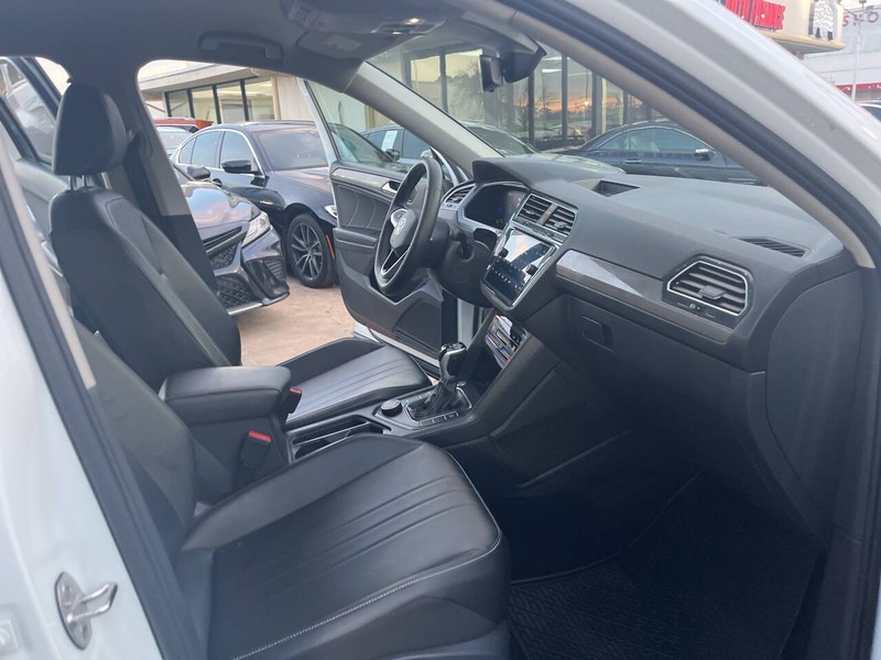 Volkswagen Tiguan Vehicle Image 16