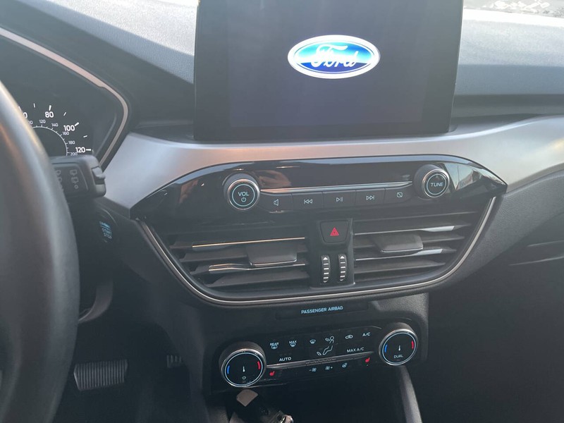 Ford Escape Vehicle Image 09