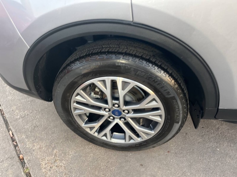 Ford Escape Vehicle Image 15