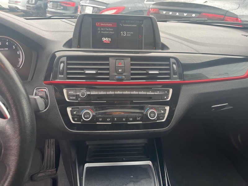 BMW 2 Series Vehicle Image 11