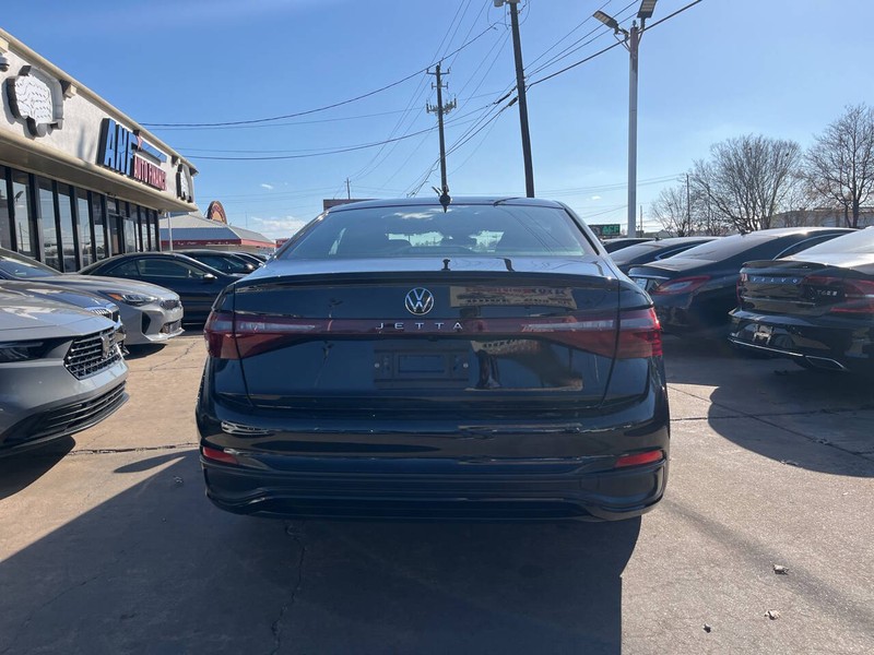 Volkswagen Jetta Vehicle Image 04