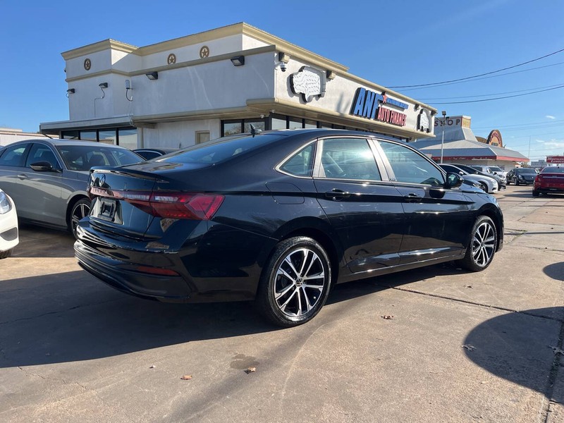 Volkswagen Jetta Vehicle Image 05