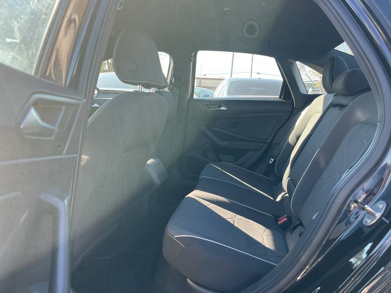 Volkswagen Jetta Vehicle Image 08